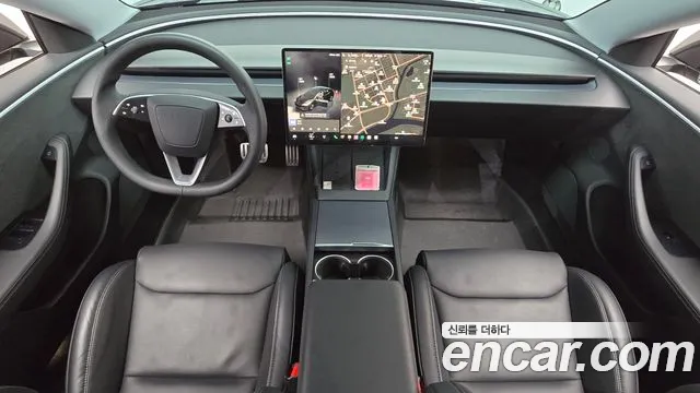 Tesla Model 3 — Фото автомобиля 10