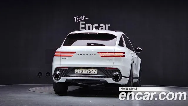 Genesis GV70 — Фото автомобиля 4
