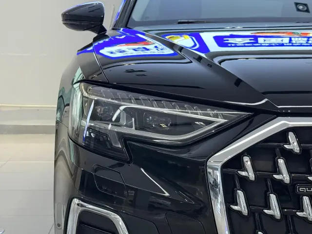 Audi A8 — Фото автомобиля 4