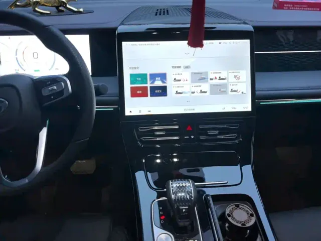 GAC Trumpchi M8 — Фото автомобиля 16