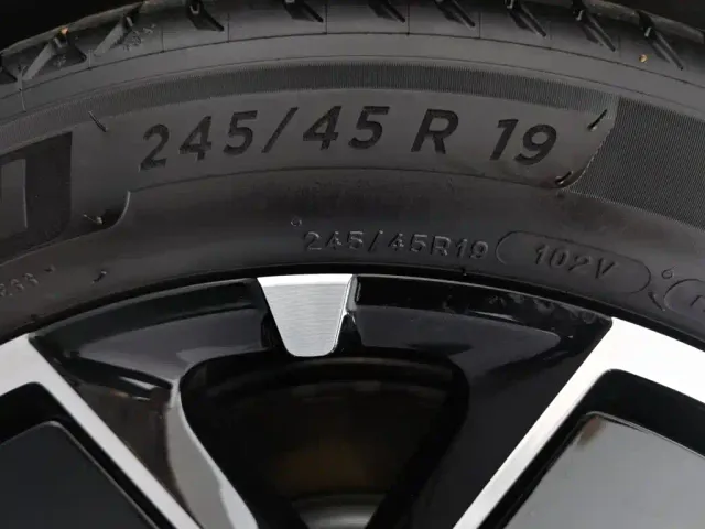 Xiaomi SU7 — Фото автомобиля 24