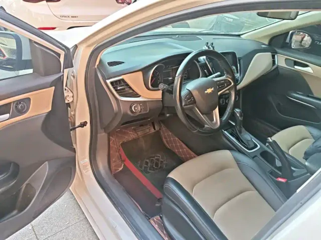 Chevrolet Monza — Фото автомобиля 15