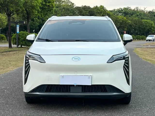 GAC Aion Y — Фото автомобиля 2