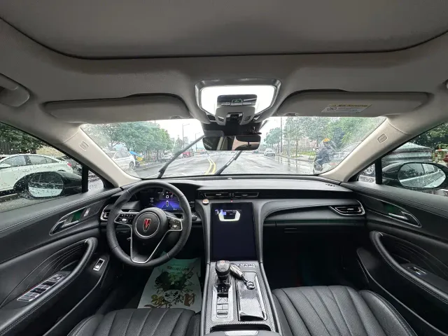 Hongqi H5 — Фото автомобиля 10