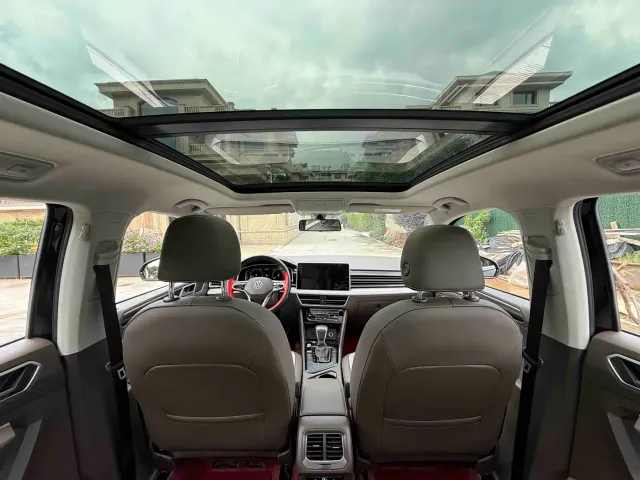 Volkswagen Tiguan L — Фото автомобиля 5