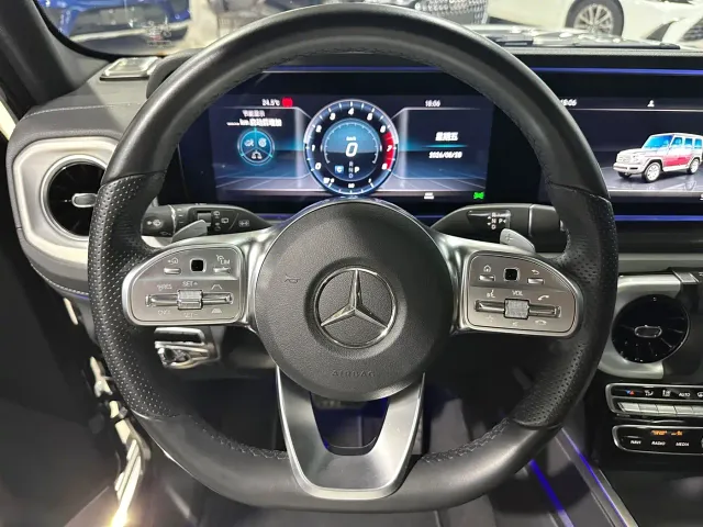 Mercedes-Benz G-Class — Фото автомобиля 12