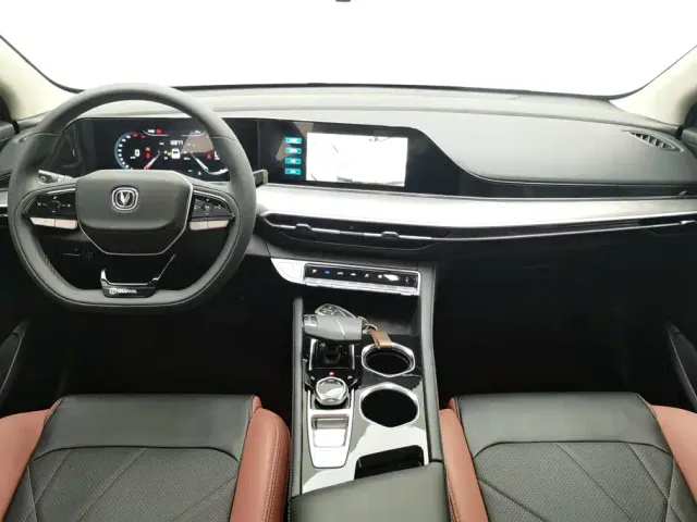 Changan Eado — Фото автомобиля 12