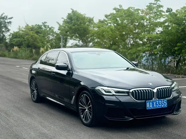 BMW 5 Series — Фото автомобиля 3