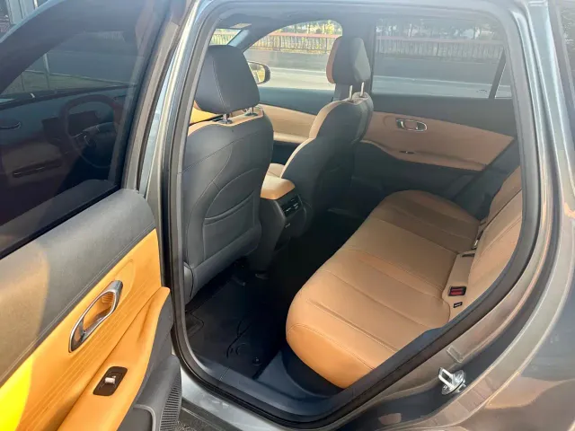 Geely Galaxy Starship 7 EM-i — Фото автомобиля 8