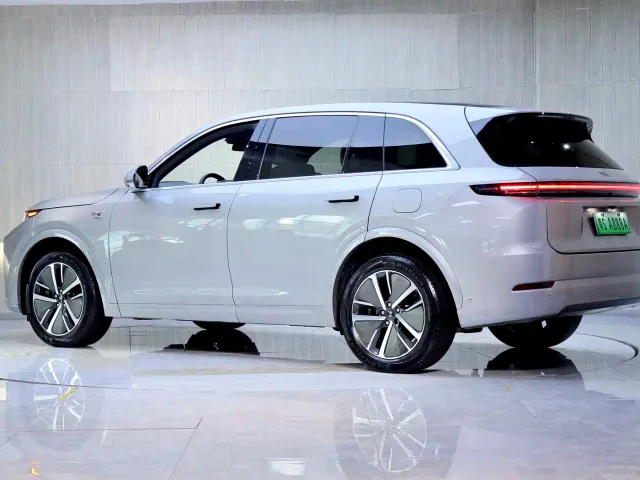 Li Auto L7 — Фото автомобиля 3