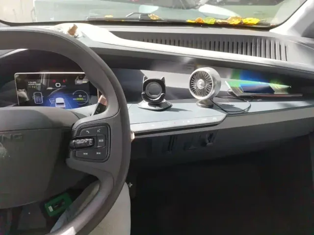 Wuling NanoEV — Фото автомобиля 12