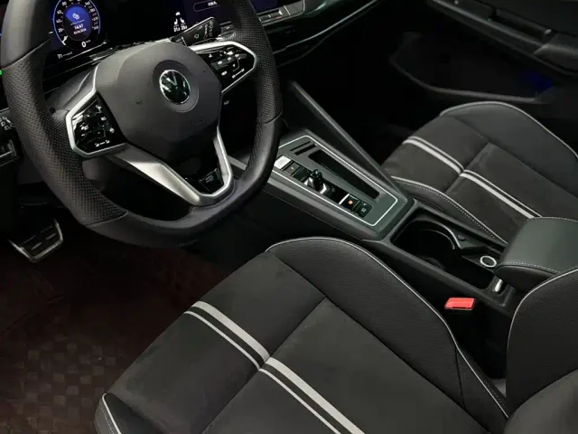 Volkswagen Golf — Фото автомобиля 12