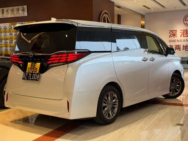 Toyota Alphard — Фото автомобиля 5