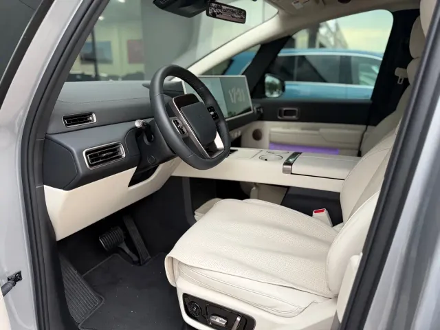 Li Auto MEGA — Фото автомобиля 7