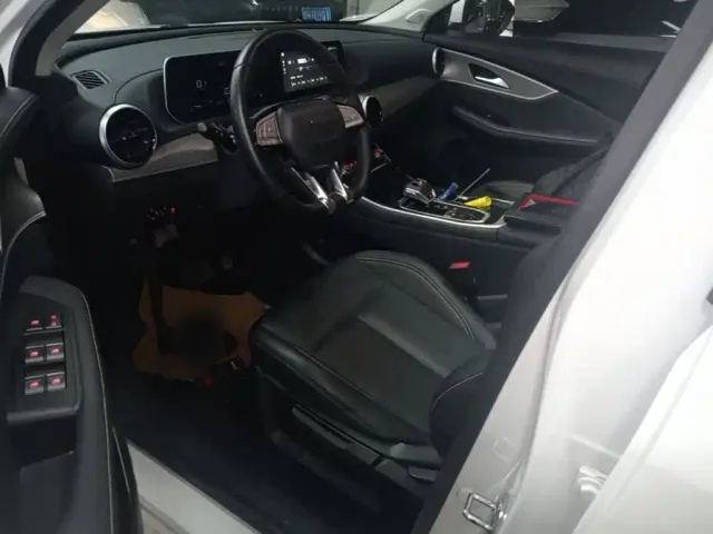 Forthing T5 Evo — Фото автомобиля 14