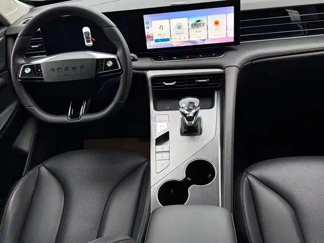Roewe RX5 — Фото автомобиля 4