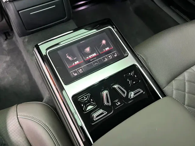 Audi A8 — Фото автомобиля 8
