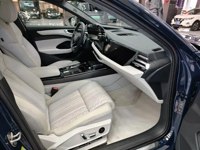 Audi A6L — Фото автомобиля 16