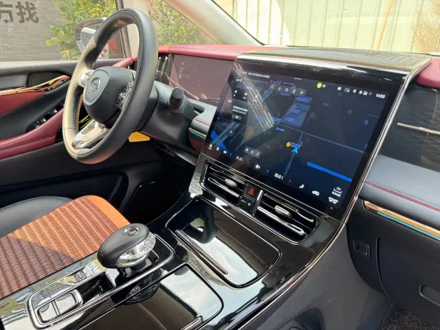 GAC Trumpchi E9 — Фото автомобиля 15