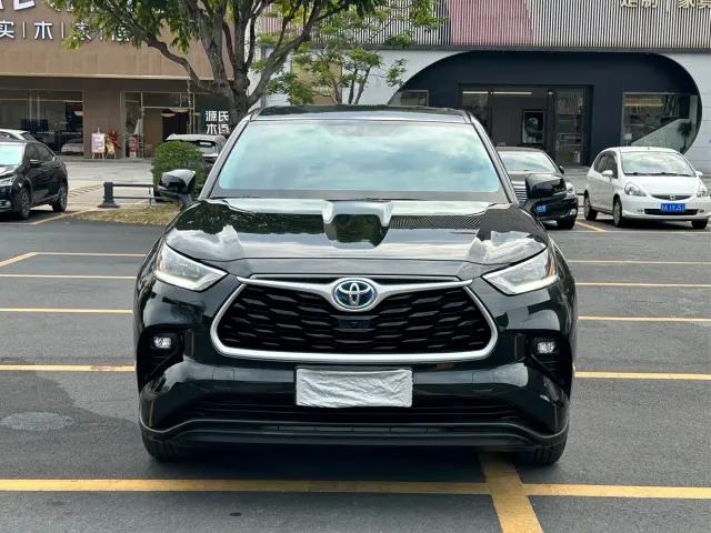Toyota Highlander — Фото автомобиля 2