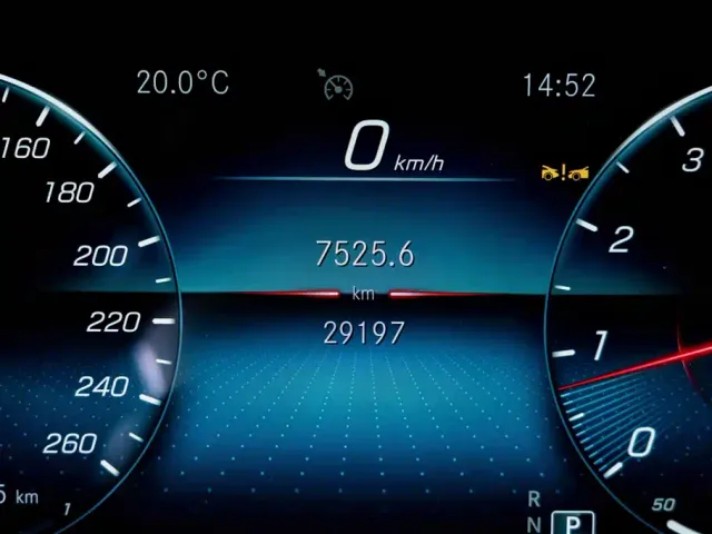 Mercedes-Benz E-Class — Фото автомобиля 9