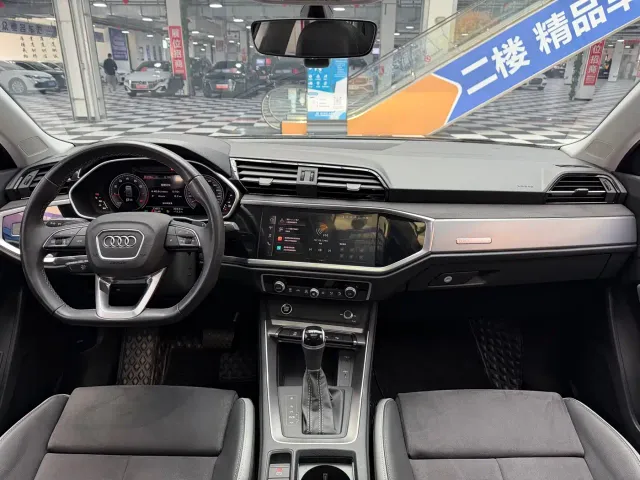Audi Q3 — Фото автомобиля 11