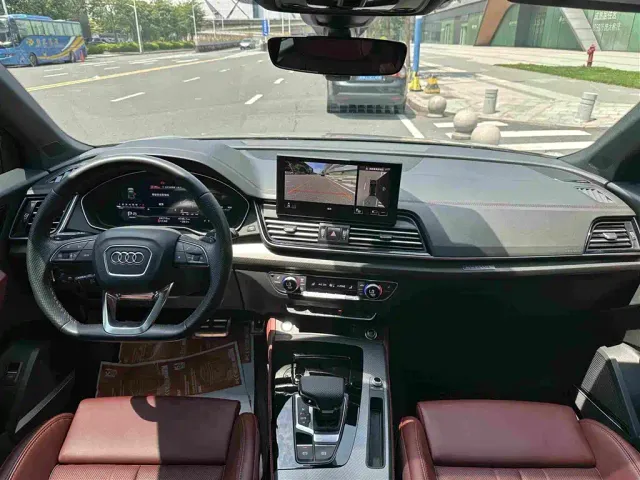 Audi Q5L — Фото автомобиля 5