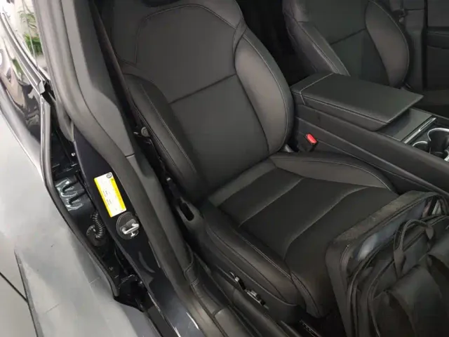 Tesla Model Y L — Фото автомобиля 24