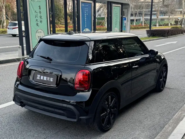 MINI Hatch — Фото автомобиля 3