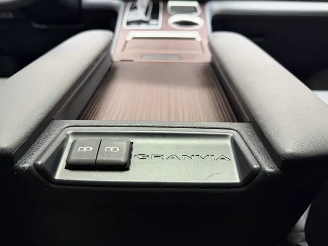 Toyota Granvia — Фото автомобиля 21