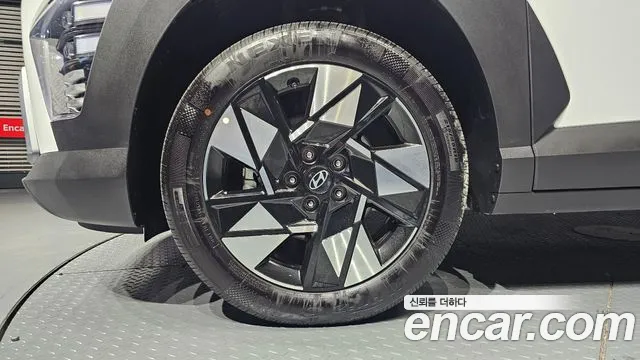 Hyundai Kona Kona (SX2) Бензин 1.6 турбо 2WD — Фото автомобиля 5