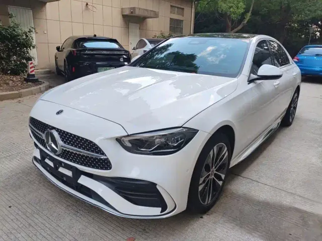 Фотография автомобиля — Mercedes-Benz C-Class