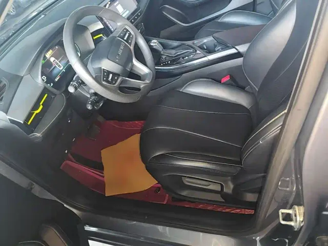 Roewe i5 — Фото автомобиля 14