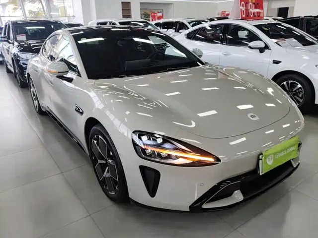 Xiaomi SU7 — Фото автомобиля 3