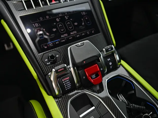 Lamborghini Urus — Фото автомобиля 11