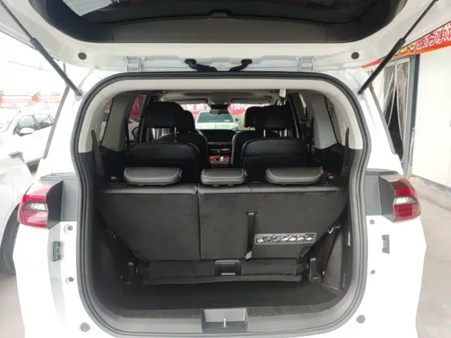 GAC Trumpchi M6 — Фото автомобиля 18