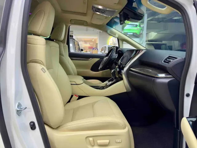 Toyota Vellfire — Фото автомобиля 24