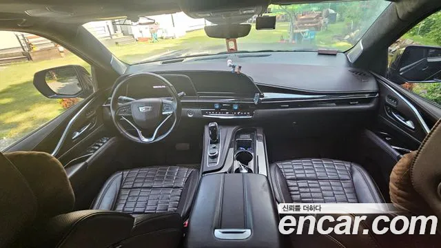 Cadillac Escalade Generation 5 — Фото автомобиля 6