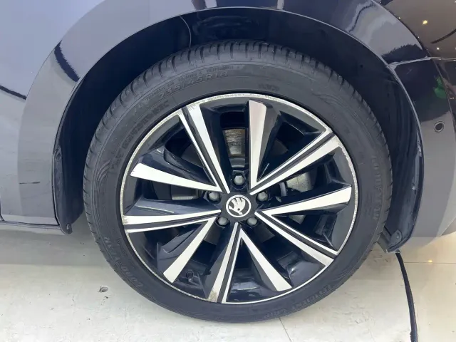 Skoda Superb — Фото автомобиля 24