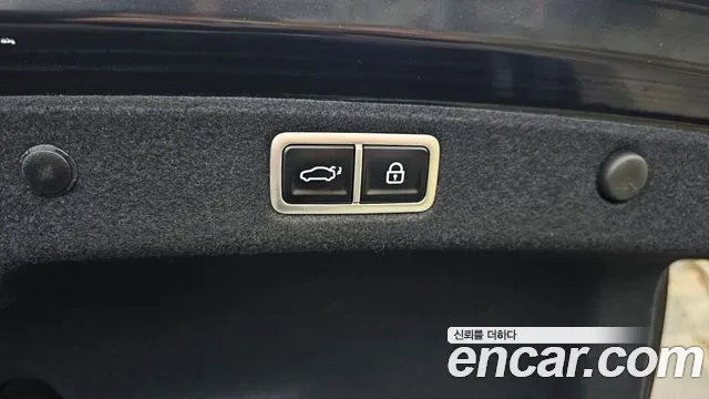 Hyundai Grandeur Grandeur (GN7) 2.5 Бензин 2WD — Фото автомобиля 20
