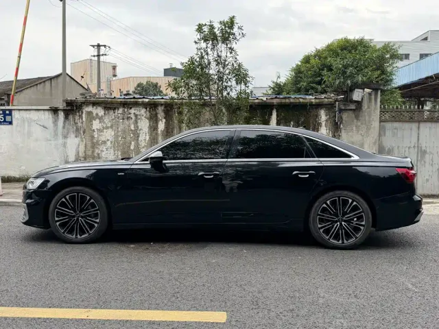 Audi A6L — Фото автомобиля 3