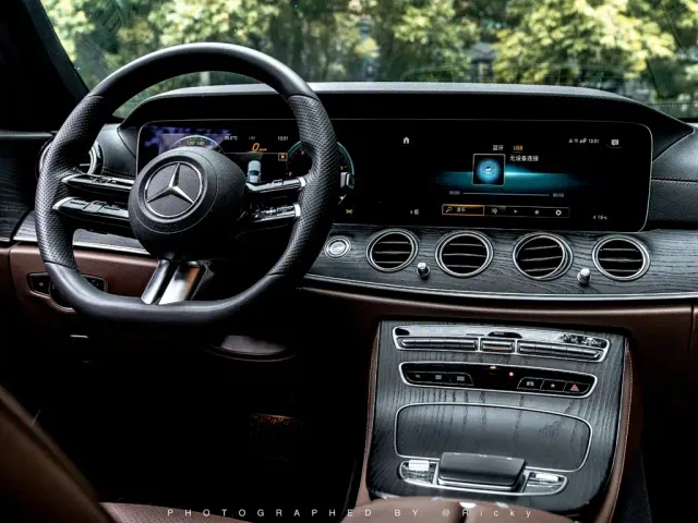 Mercedes-Benz E-Class — Фото автомобиля 5
