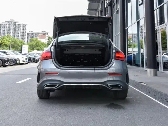 Mercedes-Benz A-Class — Фото автомобиля 11