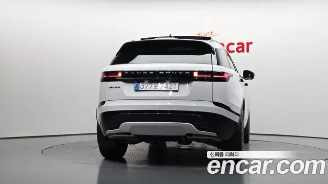 Land Rover Range Rover Velar Range Rover Velar 2.0 P250 Dynamic SE — Фото автомобиля 3