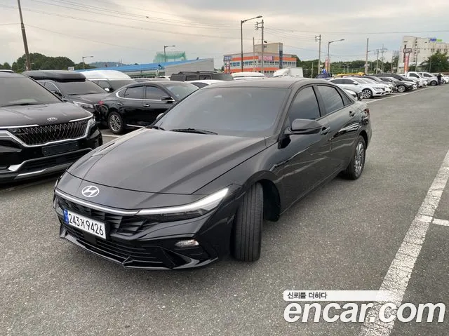 Hyundai Avante CN7 — Фото автомобиля 2
