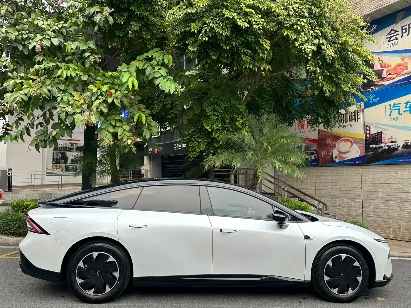XPeng XPeng P7+ 2024 Long Range Max — Фото автомобиля 4