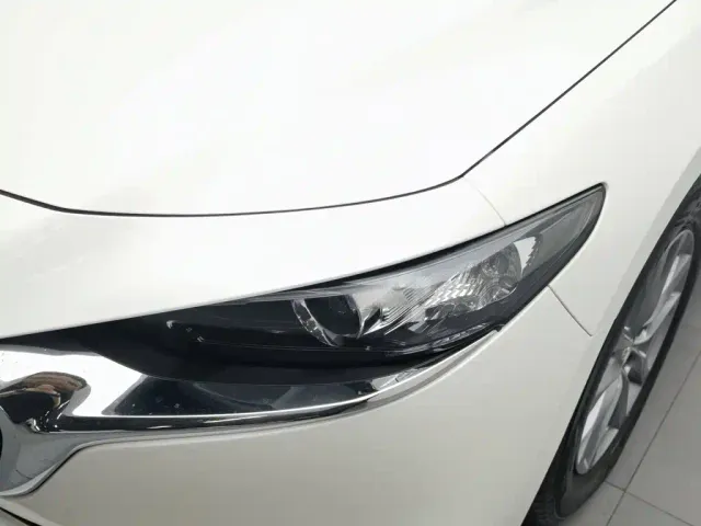 Mazda Axela — Фото автомобиля 7