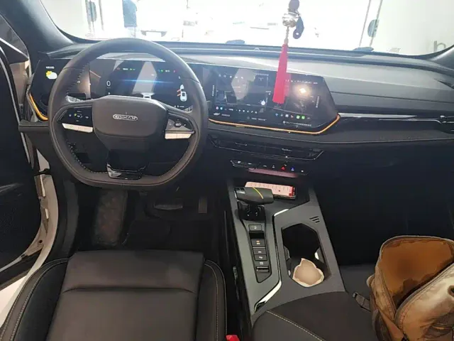 Changan X5 Plus — Фото автомобиля 9