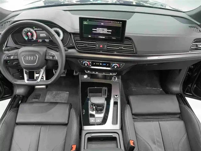 Audi Q5L — Фото автомобиля 10