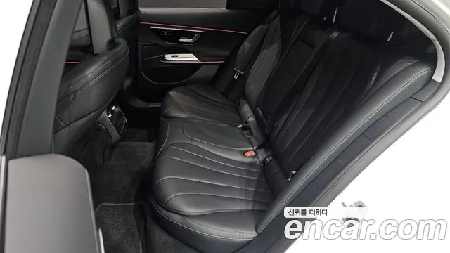 Mercedes-Benz E-Class — Фото автомобиля 12